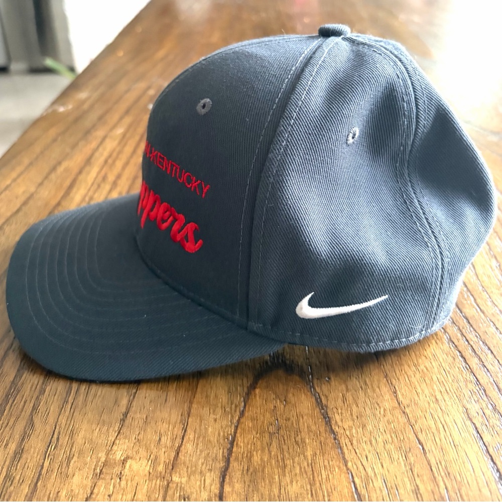 Nike WKU Western Kentucky Hilltoppers Gray Baseball Cap with Red Script - Picture 2 of 5
